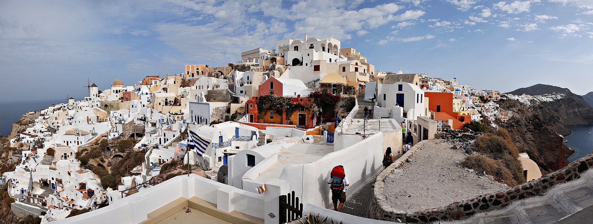 Casas brancas e o mar em Santorini